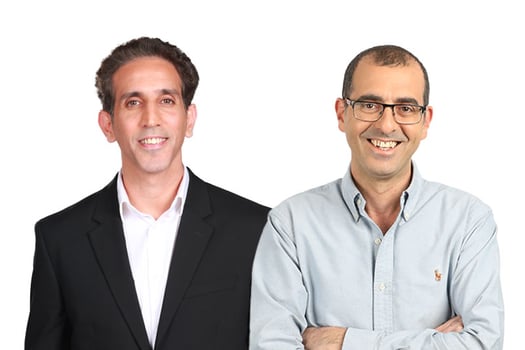 מימין: שמוליק בר חן ואדם שבו
